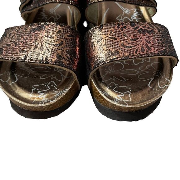 MukLuks Emery Wedge Platform Sandals Size 9 - Picture 5 of 7